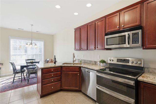 819 Strasburg Dr, Adams Twp, PA 16046