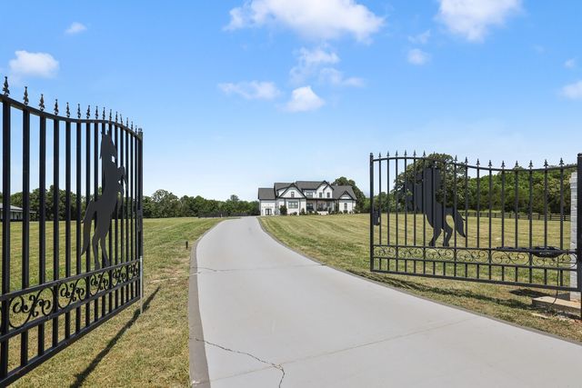 9520A Dyer Rd, Rockvale, TN 37153