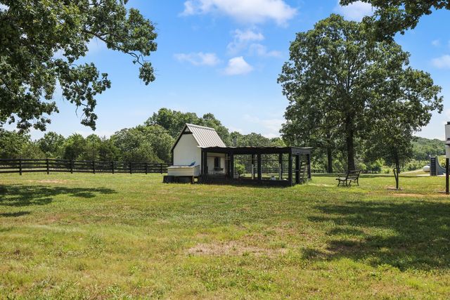 9520A Dyer Rd, Rockvale, TN 37153