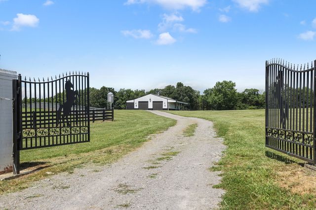 9520A Dyer Rd, Rockvale, TN 37153