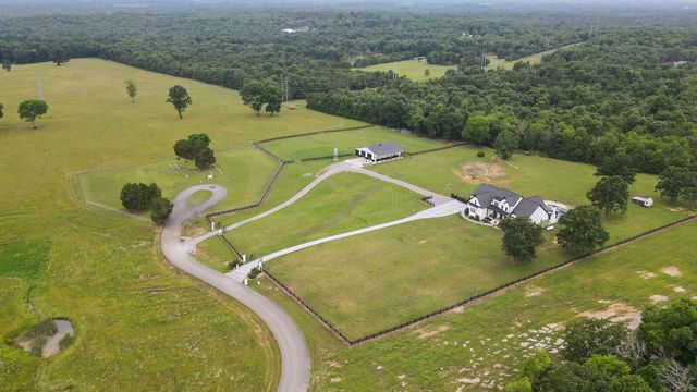 9520A Dyer Rd, Rockvale, TN 37153