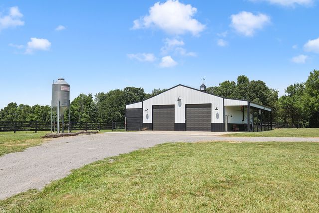 9520A Dyer Rd, Rockvale, TN 37153