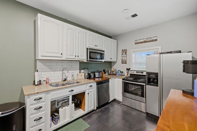 9520A Dyer Rd, Rockvale, TN 37153