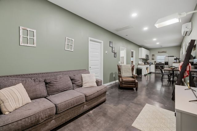 9520A Dyer Rd, Rockvale, TN 37153