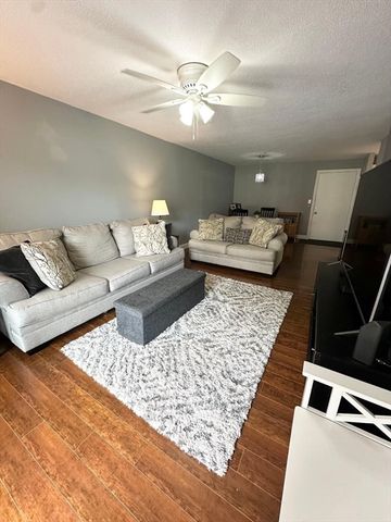 3 Greenbriar Drive 204, North Reading, MA 01864