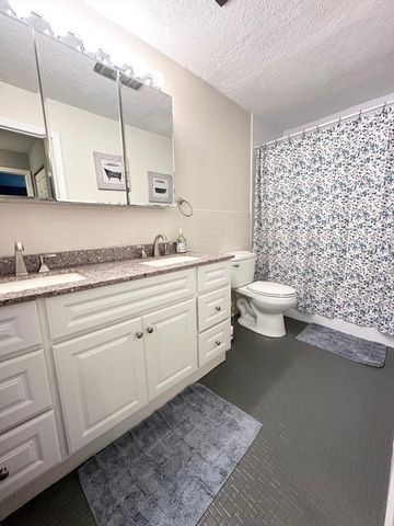 3 Greenbriar Drive 204, North Reading, MA 01864
