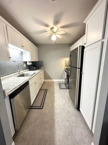 3 Greenbriar Drive 204, North Reading, MA 01864