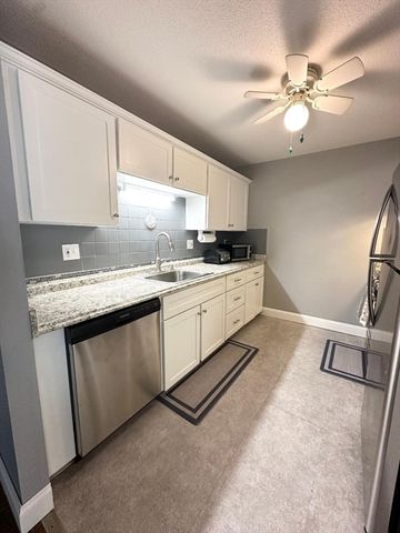 3 Greenbriar Drive 204, North Reading, MA 01864