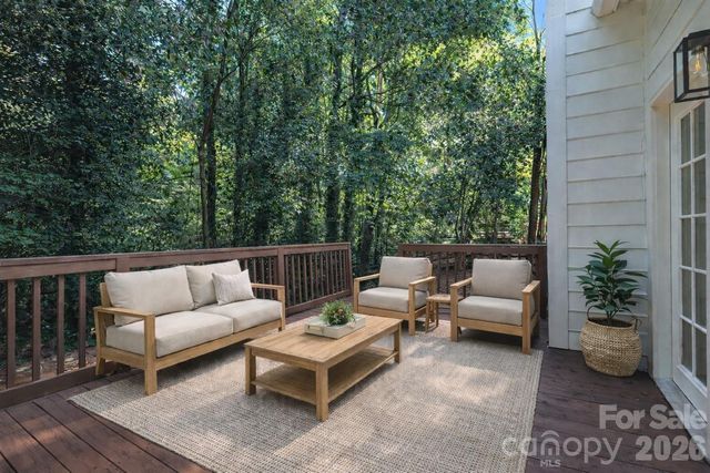 8327 Houndstooth Drive, Charlotte, NC 28227