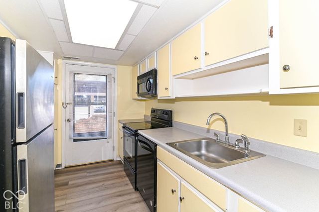7417 Country Brook Drive, Indianapolis, IN 46260