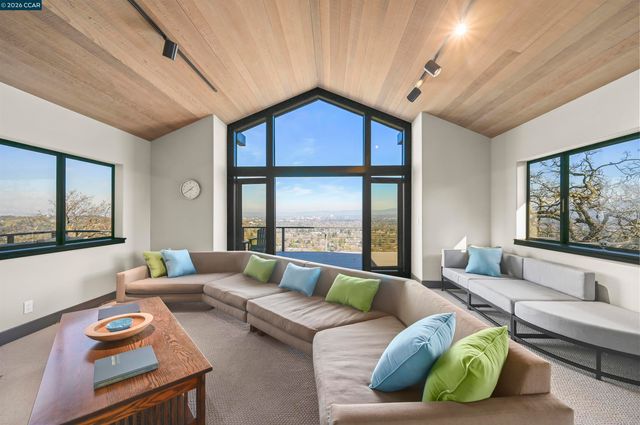 3284 Surmont Dr, Lafayette, CA 94549