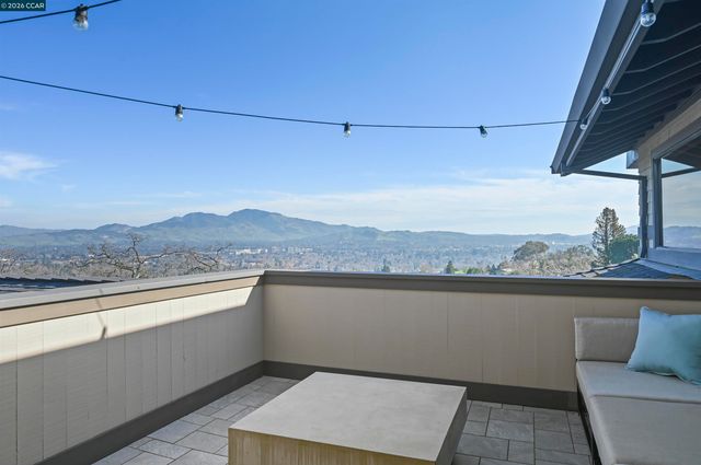 3284 Surmont Dr, Lafayette, CA 94549