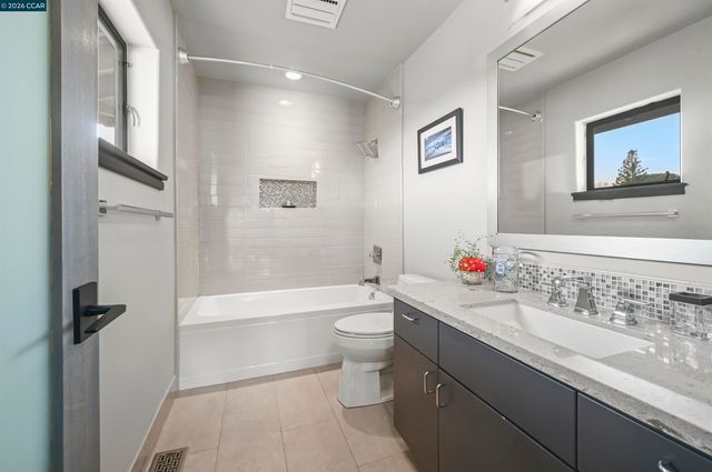 3284 Surmont Dr, Lafayette, CA 94549