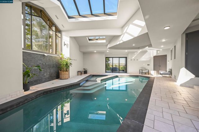 3284 Surmont Dr, Lafayette, CA 94549