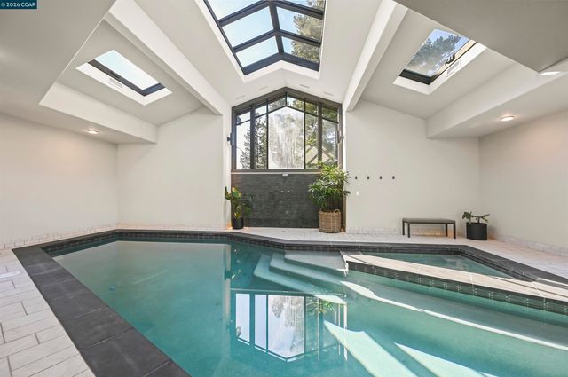 3284 Surmont Dr, Lafayette, CA 94549