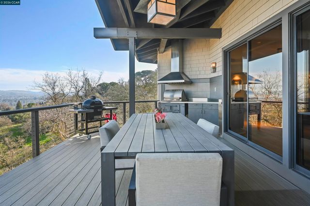 3284 Surmont Dr, Lafayette, CA 94549