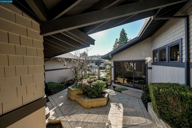 3284 Surmont Dr, Lafayette, CA 94549