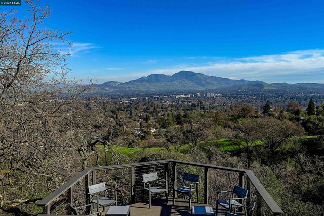 3284 Surmont Dr, Lafayette, CA 94549