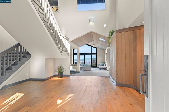 3284 Surmont Dr, Lafayette, CA 94549