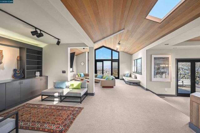 3284 Surmont Dr, Lafayette, CA 94549