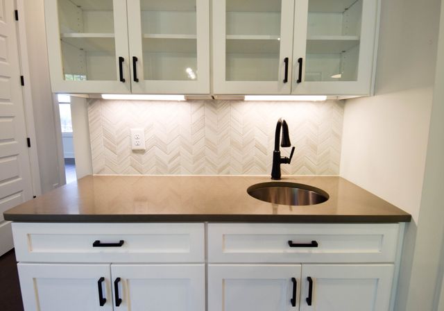 1002 Keeneland Dr, Gallatin, TN 37066