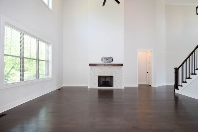1002 Keeneland Dr, Gallatin, TN 37066