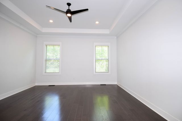 1002 Keeneland Dr, Gallatin, TN 37066