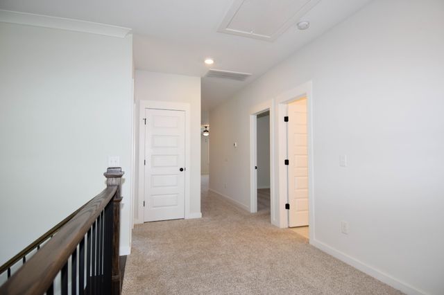 1002 Keeneland Dr, Gallatin, TN 37066