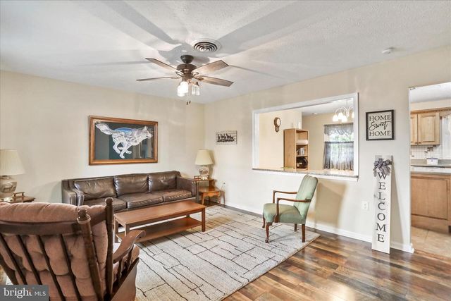 104 LINWOOD CT, Stephens City, VA 22655