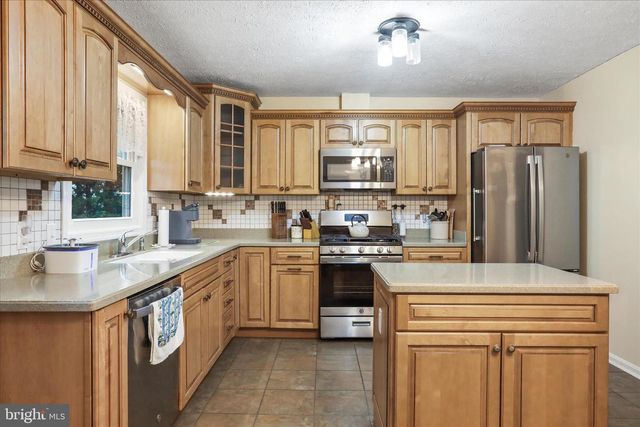 104 LINWOOD CT, Stephens City, VA 22655