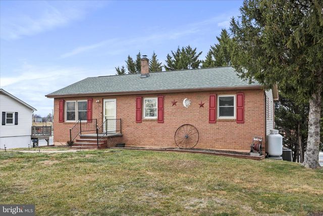 104 LINWOOD CT, Stephens City, VA 22655