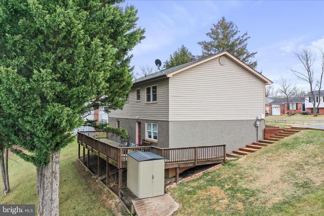 104 LINWOOD CT, Stephens City, VA 22655