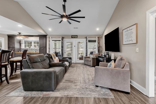 197 Penn Circle, Galivants Ferry, SC 29544