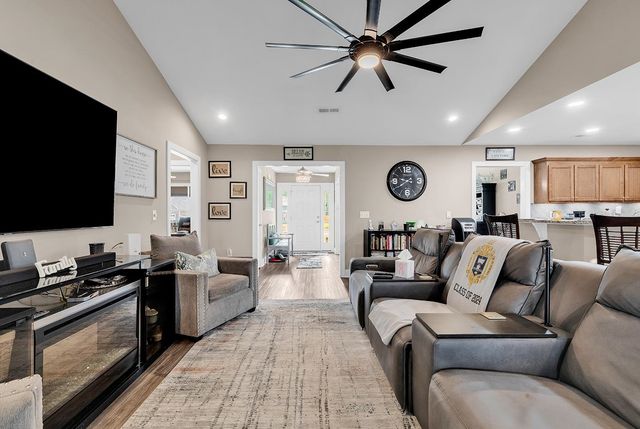 197 Penn Circle, Galivants Ferry, SC 29544