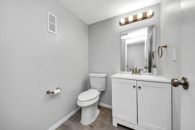 6154 W Airport Boulevard 16, Houston, TX 77035