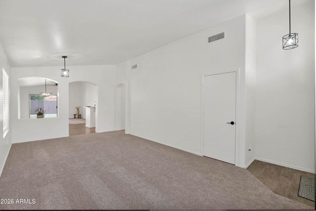 10215 E KIVA Avenue, Mesa, AZ 85209