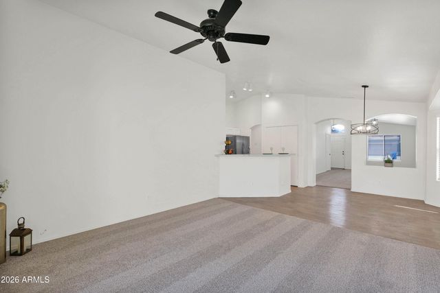 10215 E KIVA Avenue, Mesa, AZ 85209