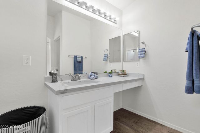 10215 E KIVA Avenue, Mesa, AZ 85209