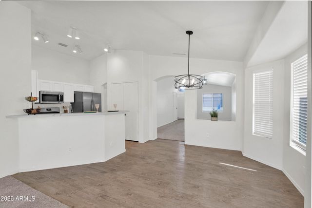 10215 E KIVA Avenue, Mesa, AZ 85209