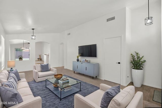 10215 E KIVA Avenue, Mesa, AZ 85209