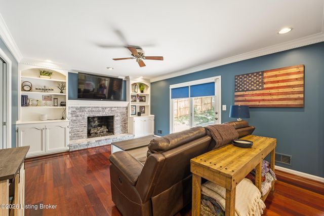 6000 Windsong Ct, Louisville, KY 40207