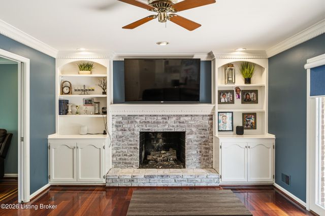 6000 Windsong Ct, Louisville, KY 40207