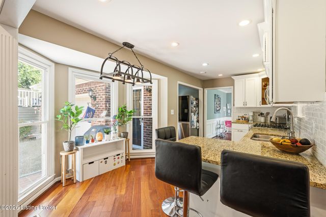 6000 Windsong Ct, Louisville, KY 40207
