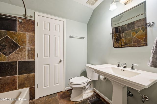 6000 Windsong Ct, Louisville, KY 40207