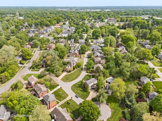 6000 Windsong Ct, Louisville, KY 40207