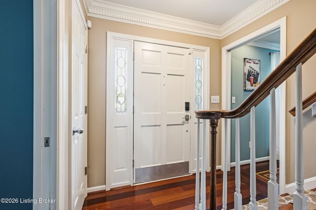 6000 Windsong Ct, Louisville, KY 40207