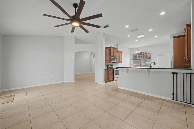4021 LITHIA RIDGE BOULEVARD, Valrico, FL 33596