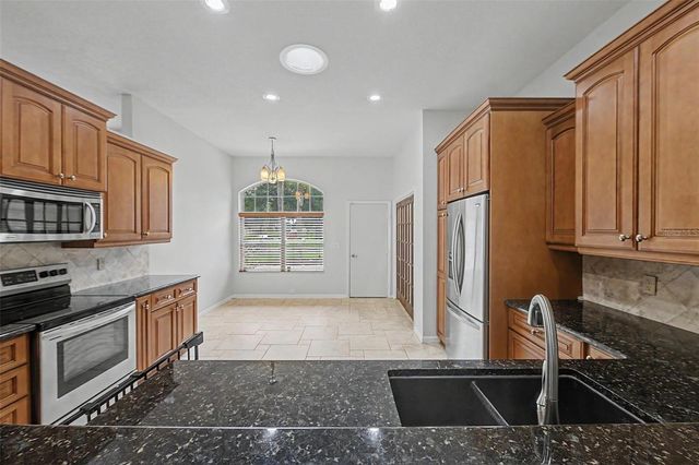 4021 LITHIA RIDGE BOULEVARD, Valrico, FL 33596