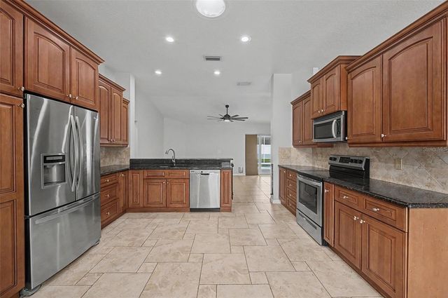 4021 LITHIA RIDGE BOULEVARD, Valrico, FL 33596