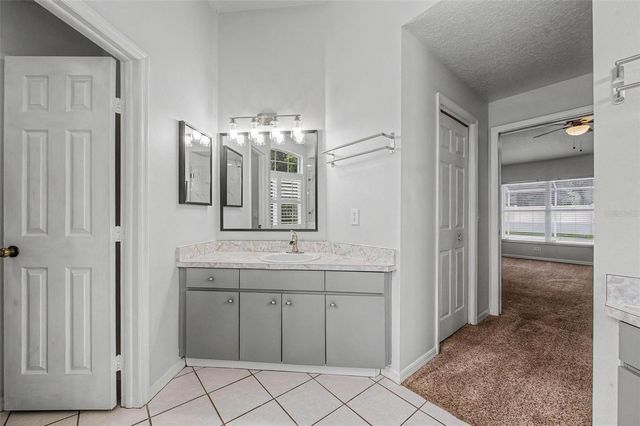 4021 LITHIA RIDGE BOULEVARD, Valrico, FL 33596